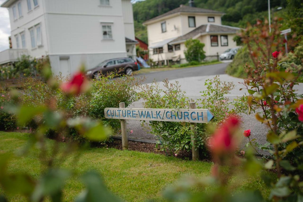 Leikanger Fjordhotel - Unike Hoteller Zewnętrze zdjęcie